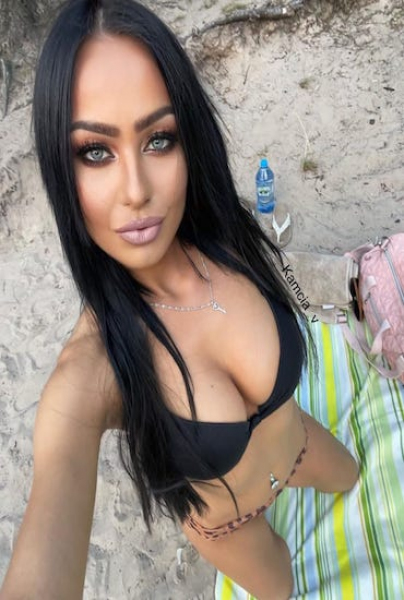 Malvina escort in Paris