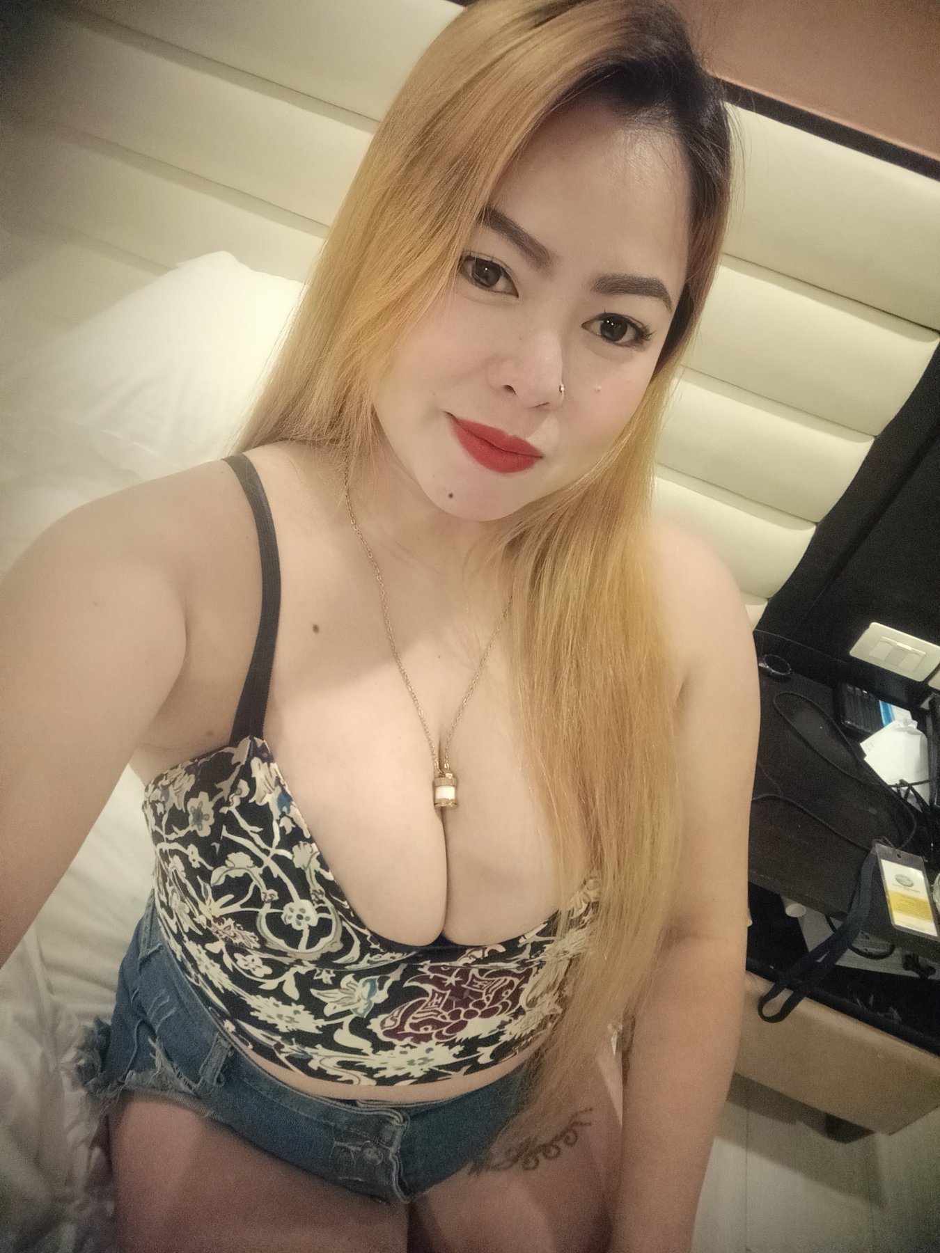Camille escort in Boracay