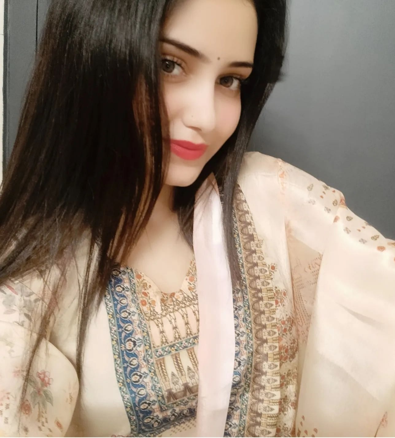 Lizza escort in Auckland