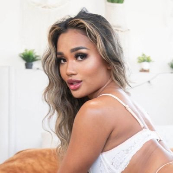 Cassandra escort in Paris