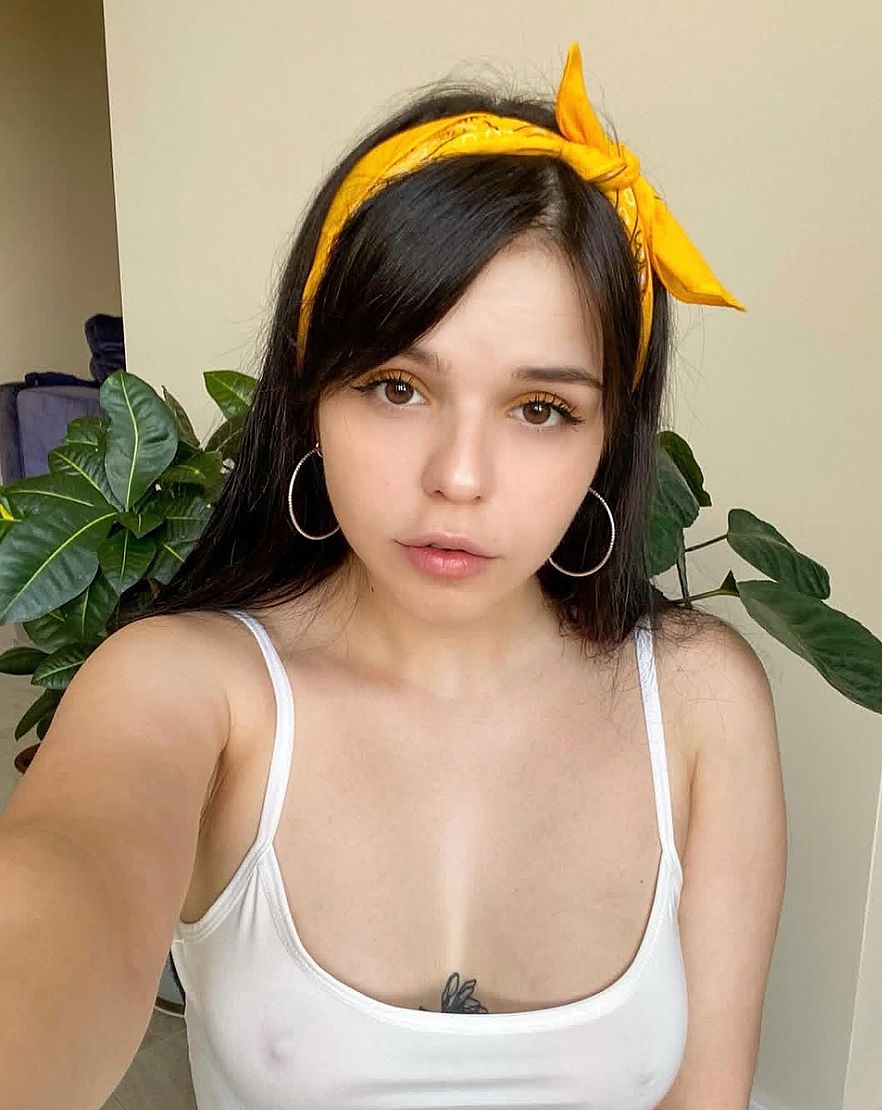YNEZ escort in Paris