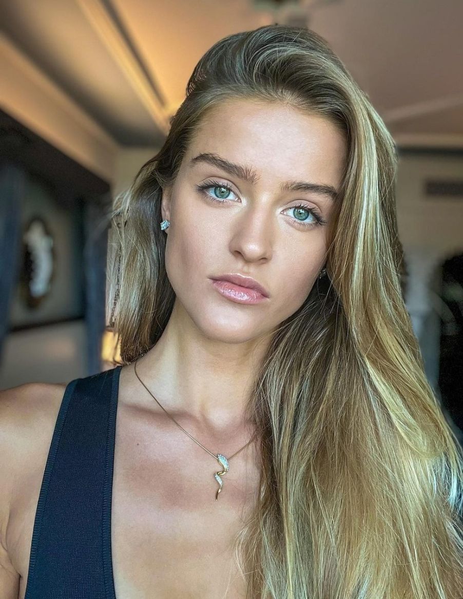 TRINELI escort in Paris