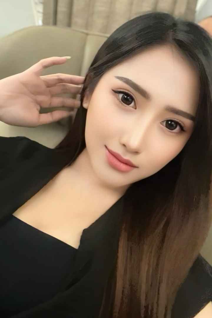 Flora escort in Petaling Jaya