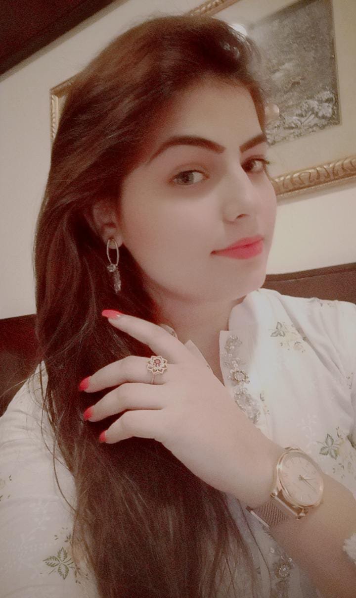 Kavya Busty Milf escort in Dubai