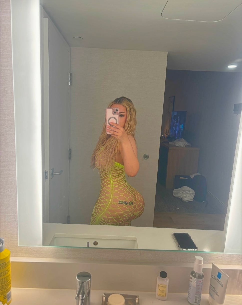 Fiona escort in Riga