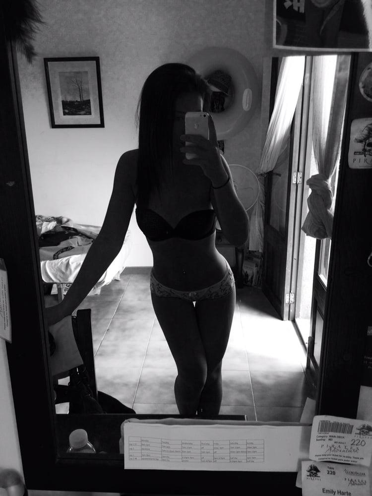 Sara escort in Manchester