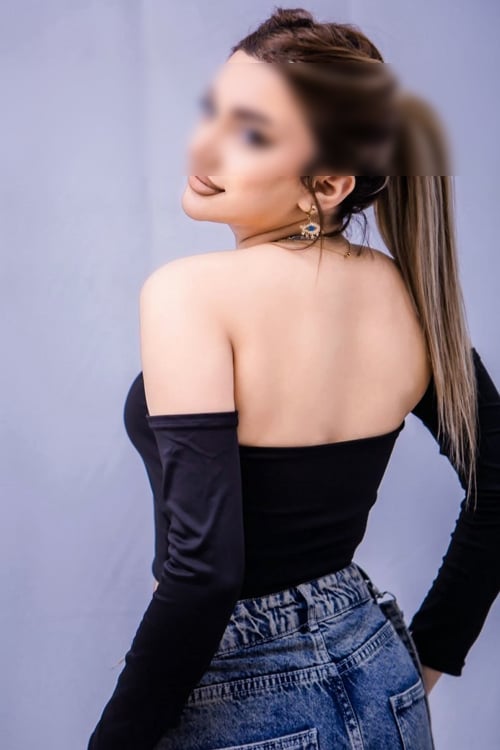 Zaira escort in Berlin