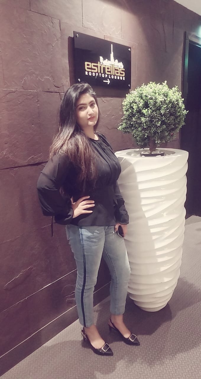 Anshika Busty Milf escort in Dubai