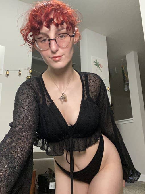 Carolle escort in Tirana