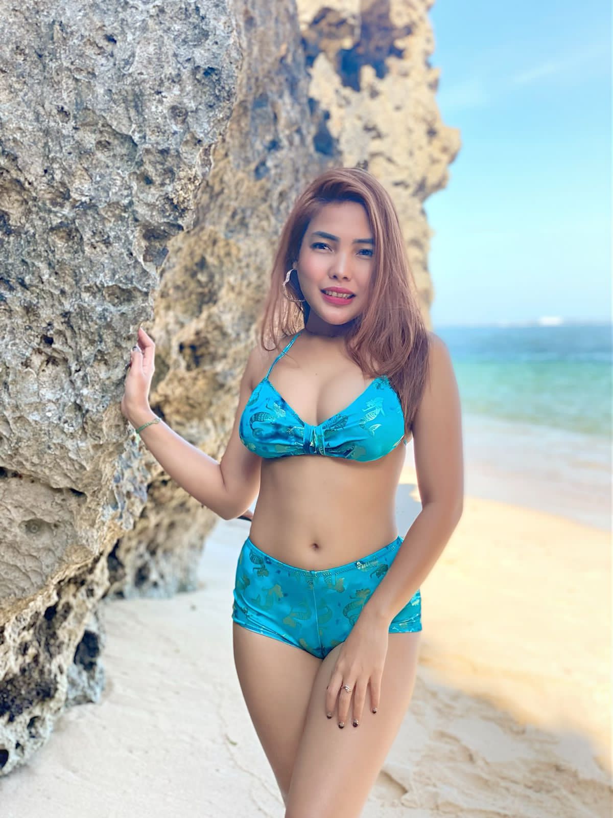 Dyta good personality escort in Bali
