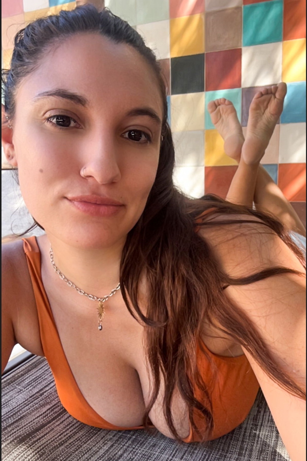 Kinsley escort in Madrid