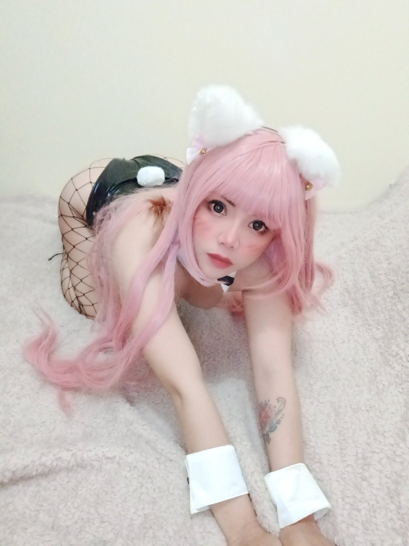 Mesh Okada escort in Quezon