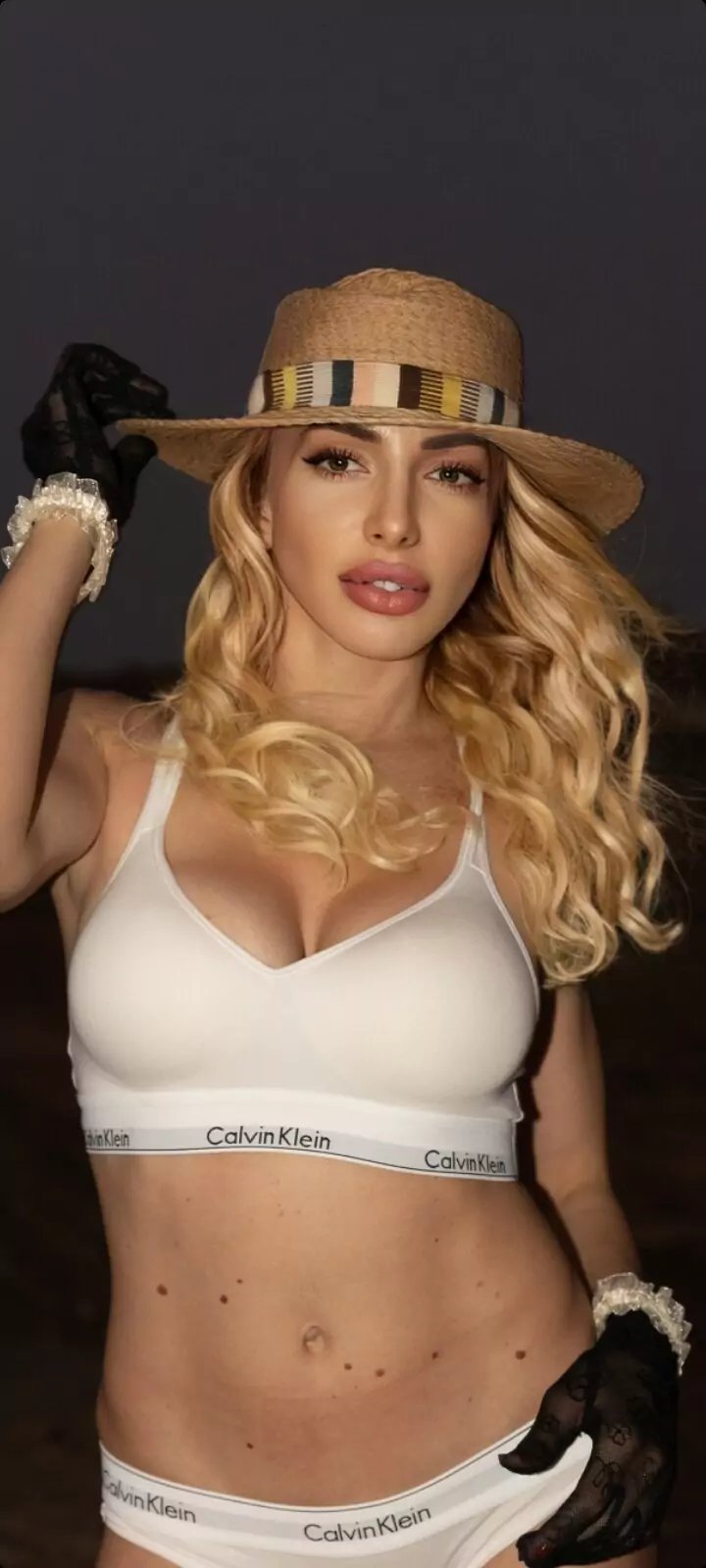 Selena escort in Bangkok