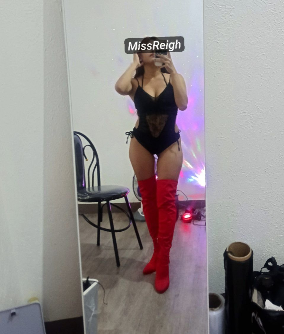 Miss Reigh Pro Domme Dominatrix escort in Manila