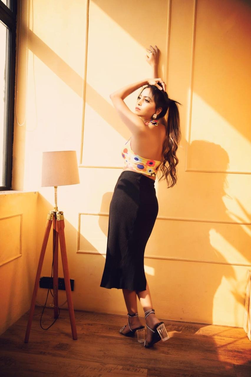 High Profile Indian Model Reena escort in Singapore