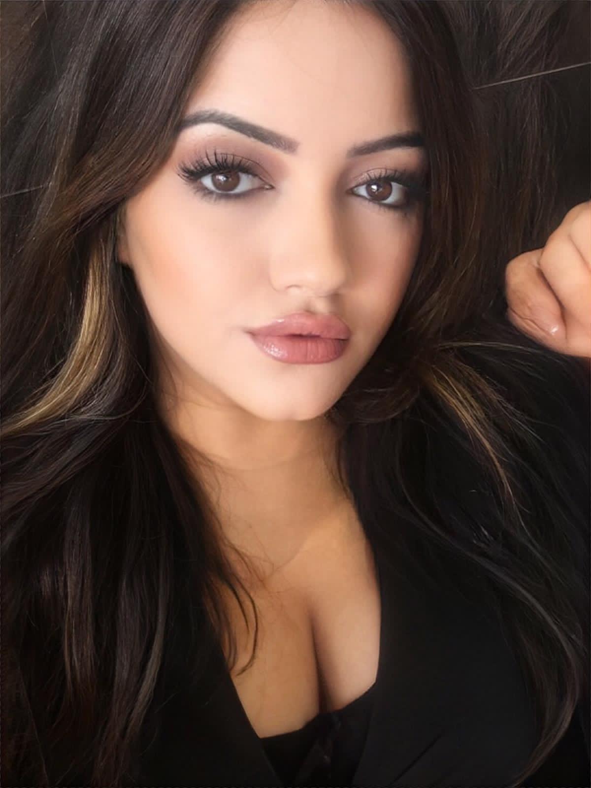 Demet escort in Istanbul