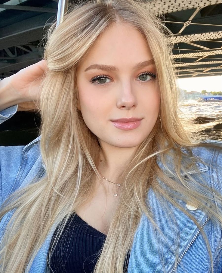 RUNI escort in Paris