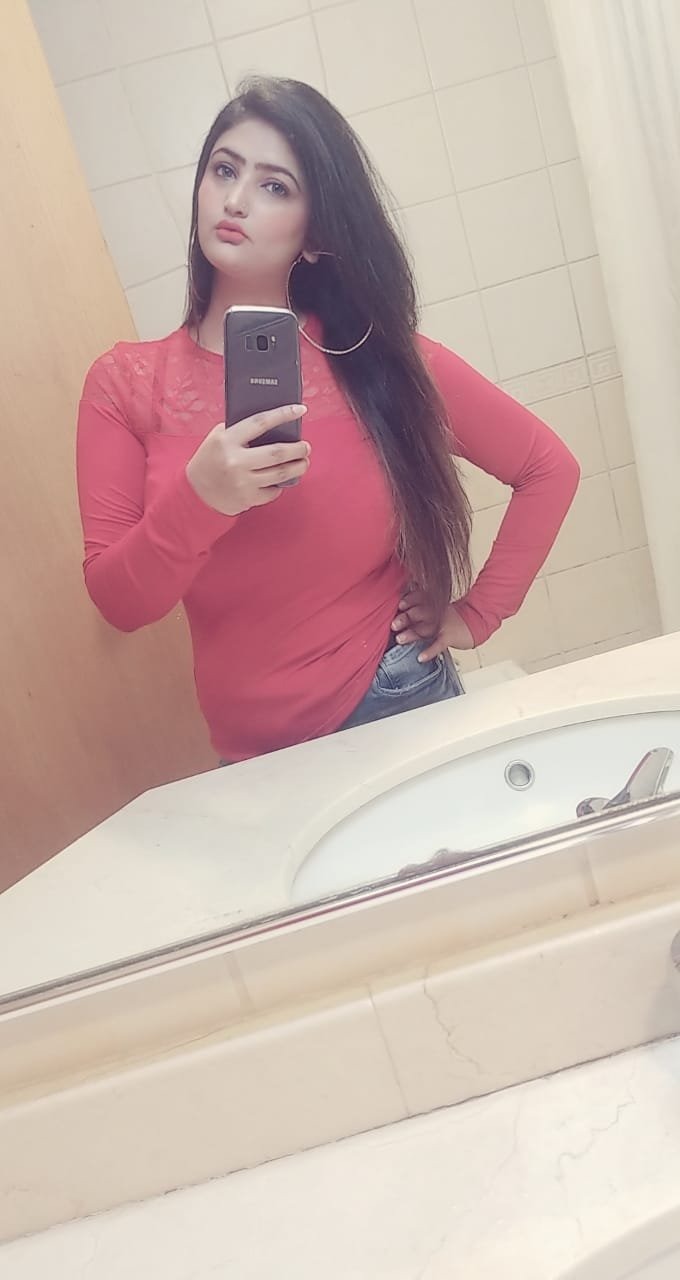 Mahvi Busty Milf escort in Dubai