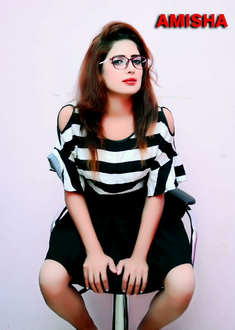 Amisha Busty Girl escort in Dubai