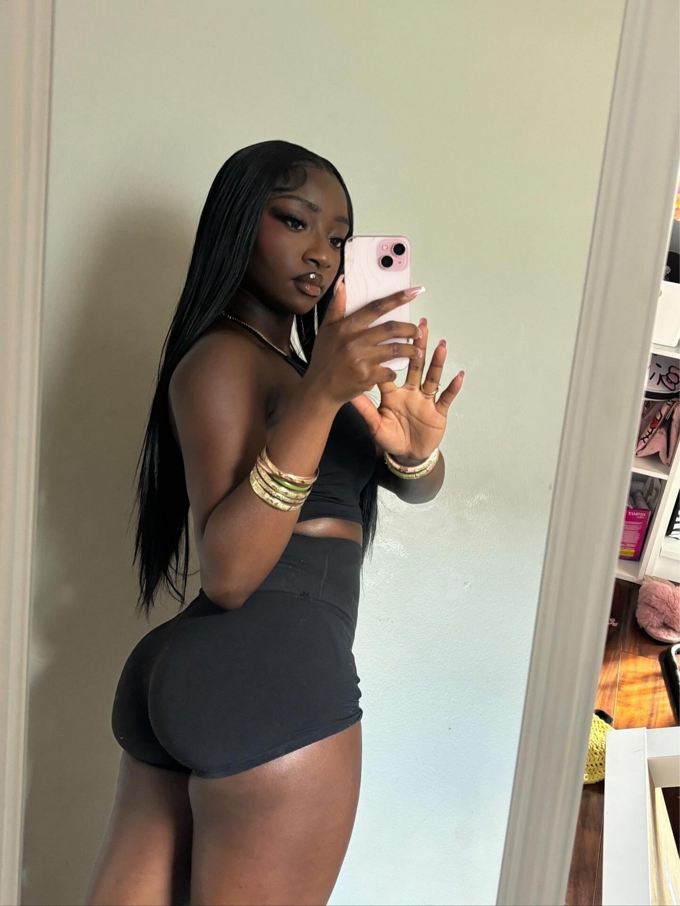 Tinna Pretty escort in Phuket