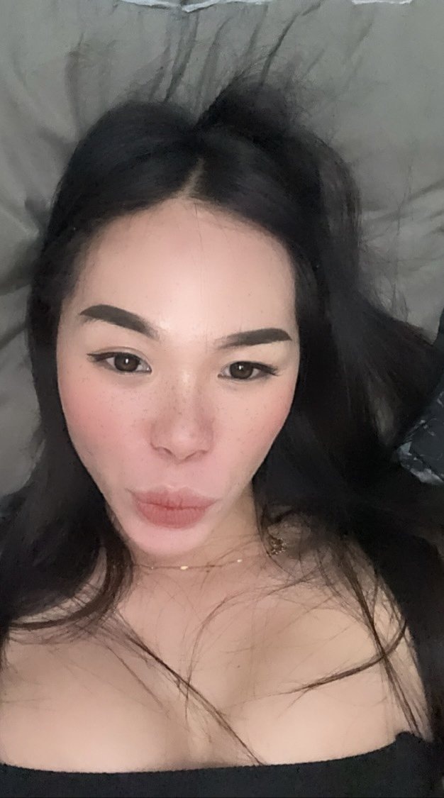 Natalnia escort in Davao