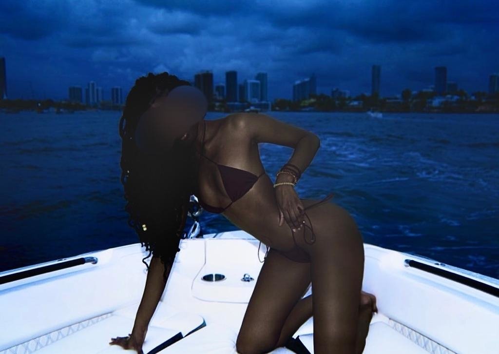 The darker the Berry..🫦 escort in Bangkok