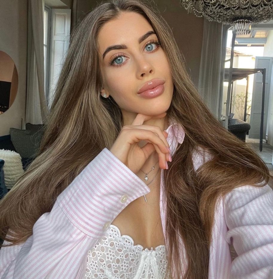 NISHA escort in Paris