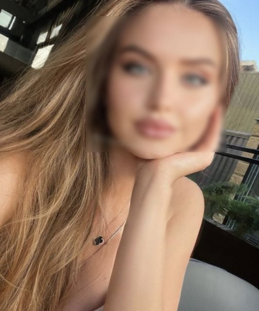 AMALIA escort in Prague