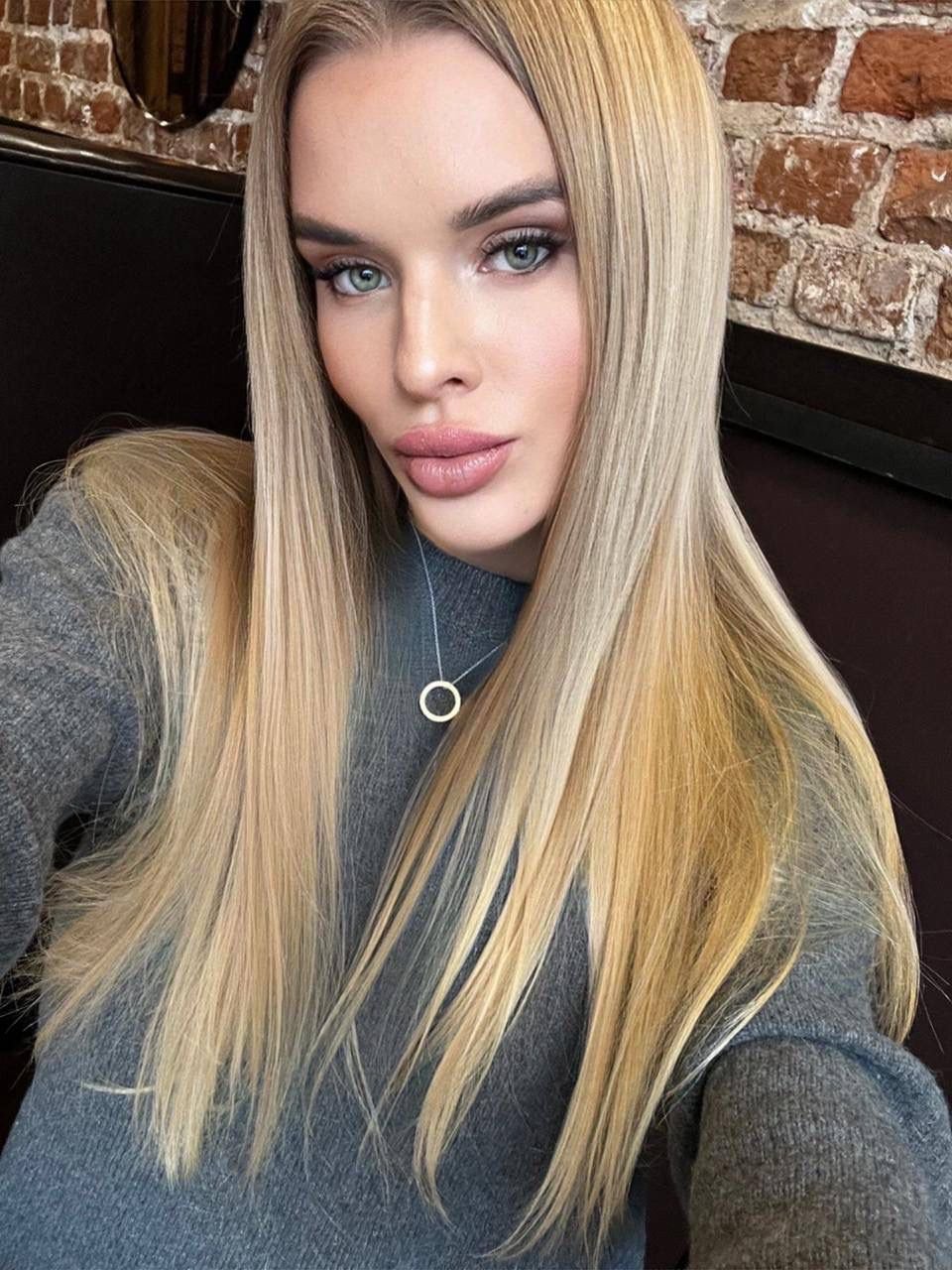 LORA escort in Paris