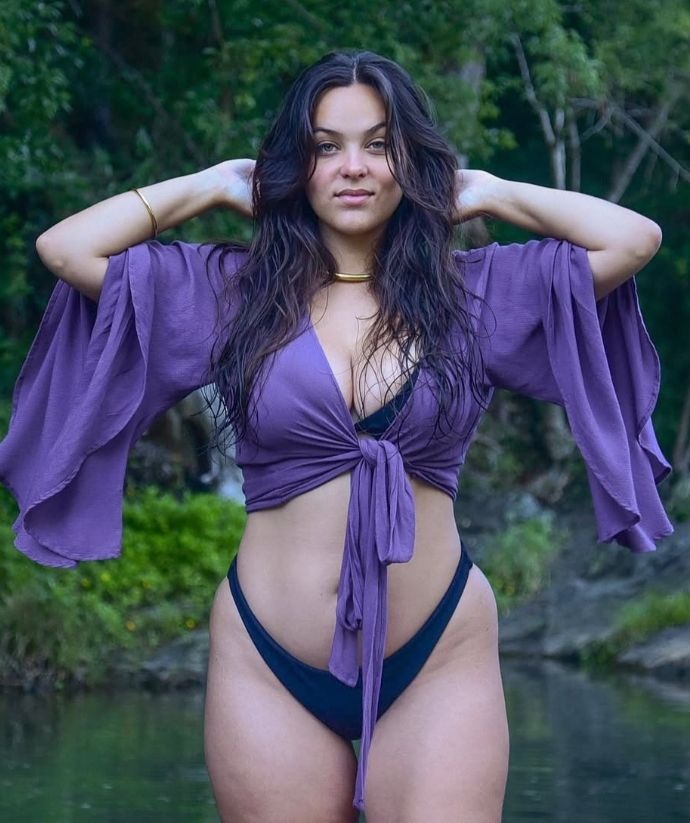 LAYSLA escort in Paris
