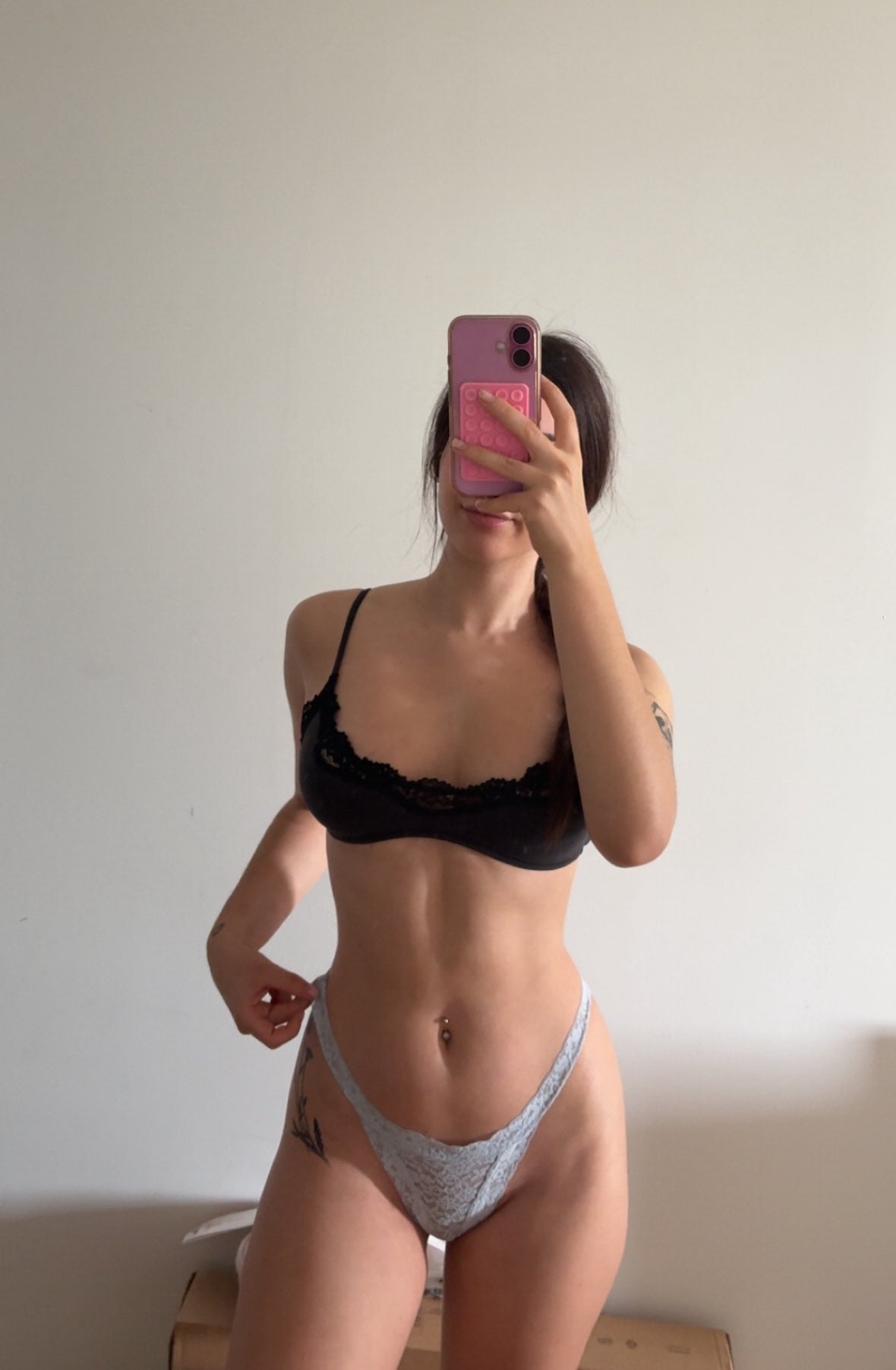 Anna escort in Durres