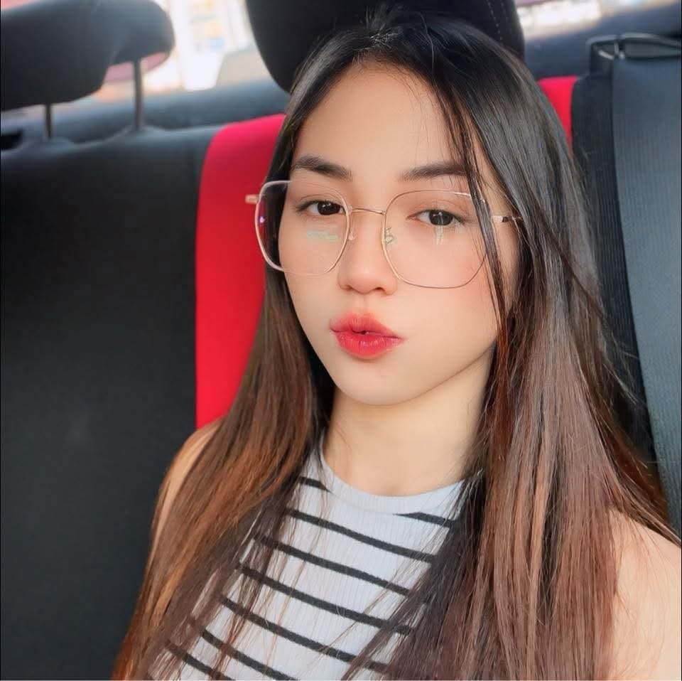 Dior escort in Manila