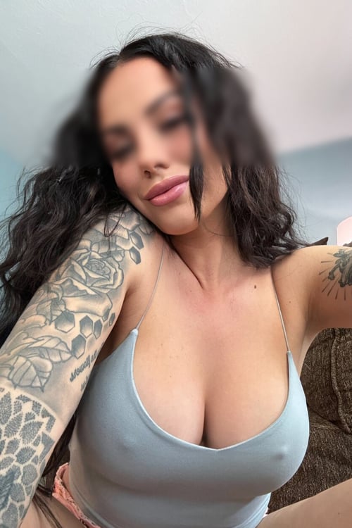 Aline escort in Berlin