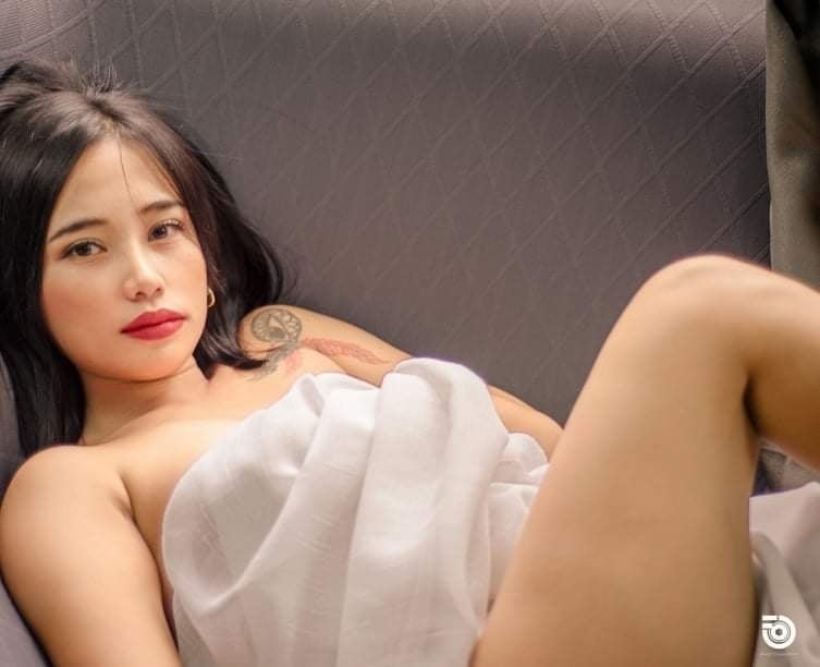 Hi Im Elona escort in Makati City