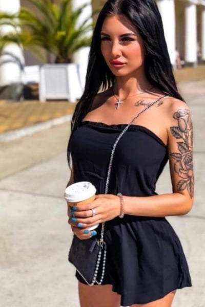 Simona escort in Amsterdam