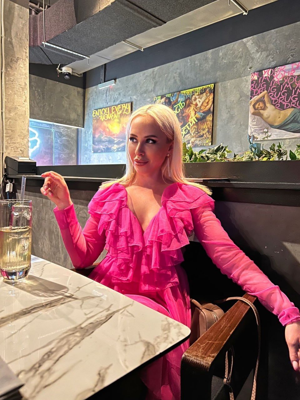 Hanna escort in Dubai
