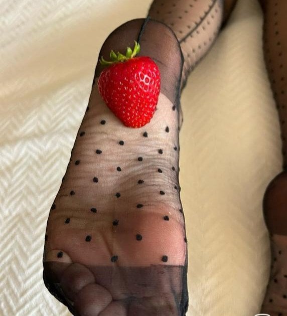 sexy NURA independent🥰 escort in Dubai