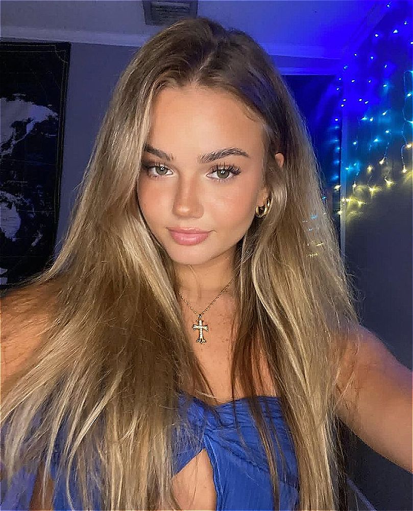 KANDIS escort in Paris