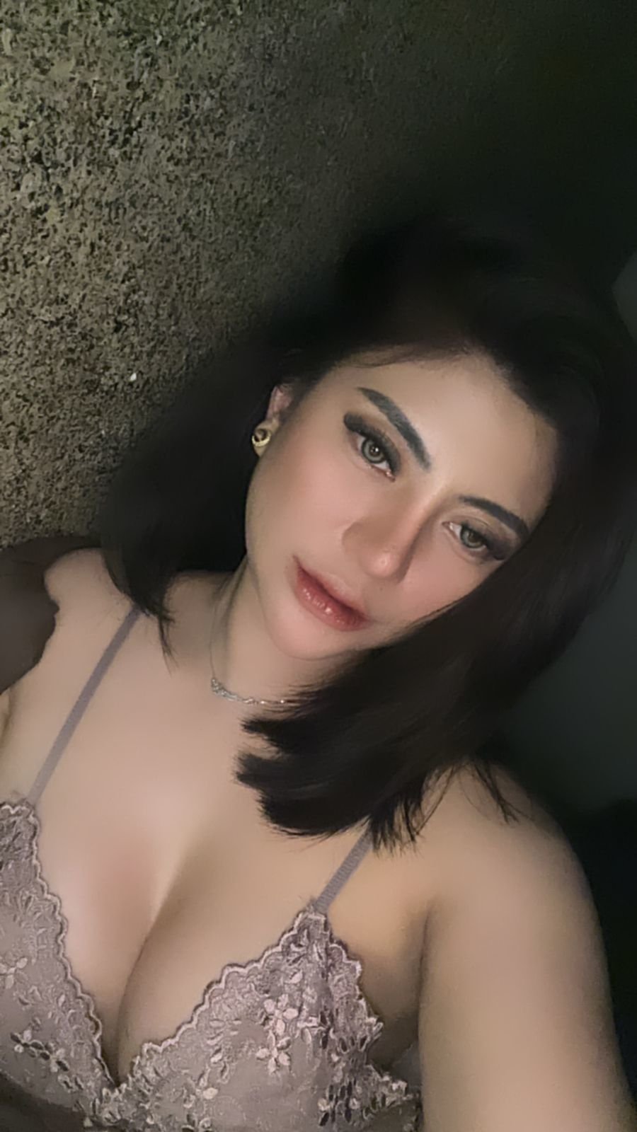 CARMELL BEST SERVICE ,BDSM AND SQUIRTING escort in Bandung