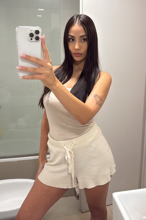 Emiliana escort in Berlin
