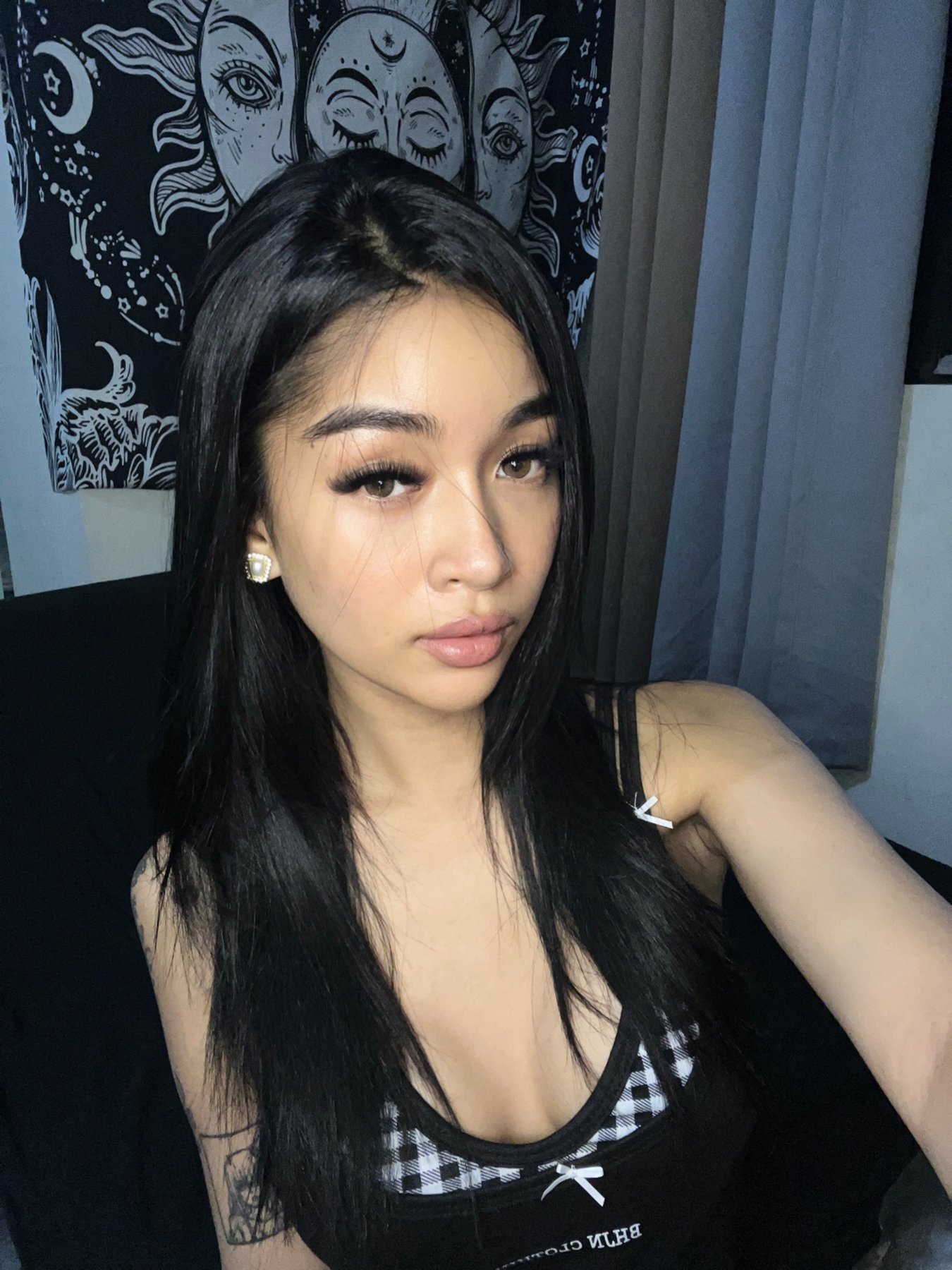 Abby escort in Manila
