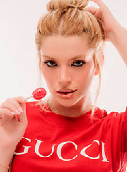 Makadi escort in London