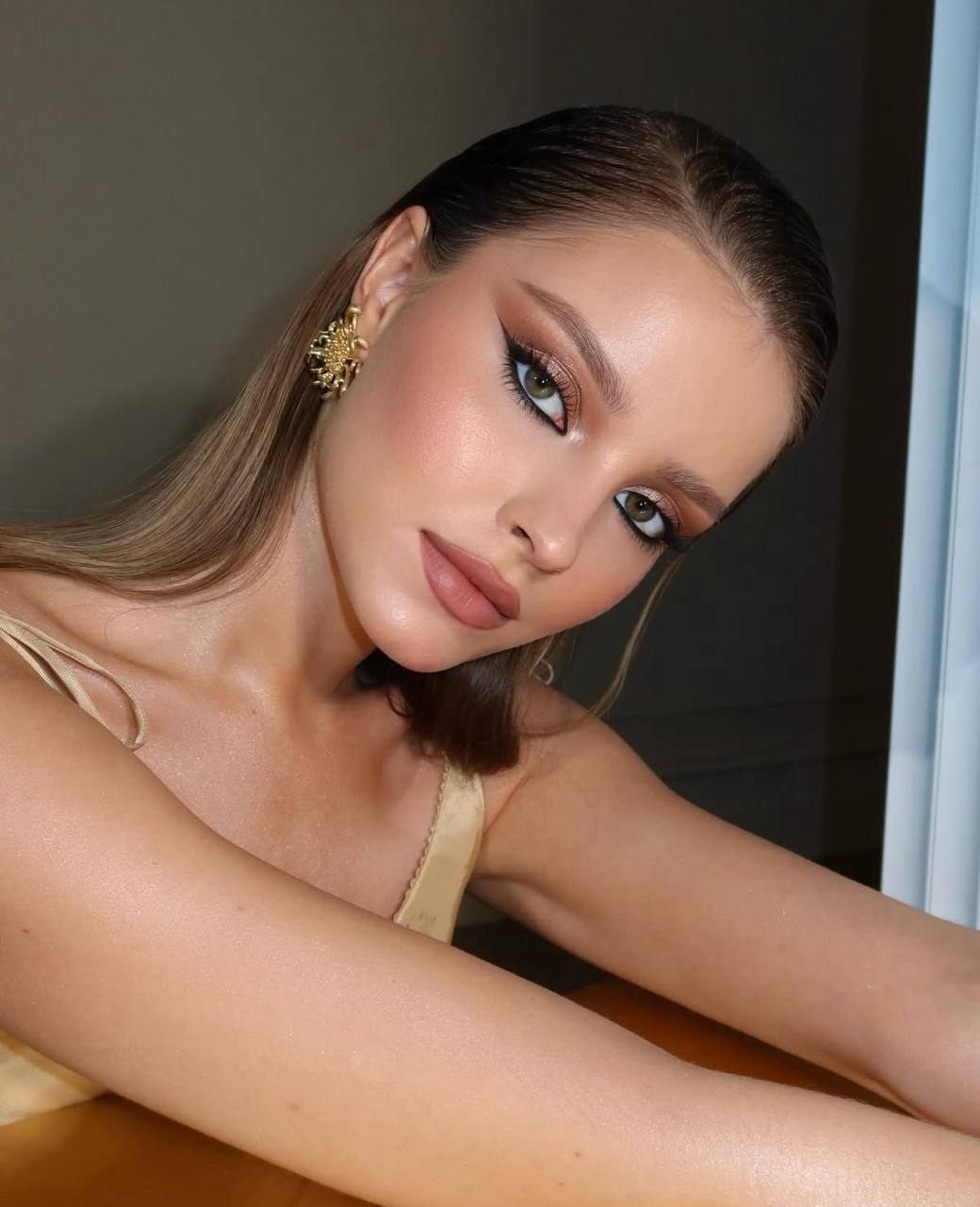 Dee escort in Istanbul