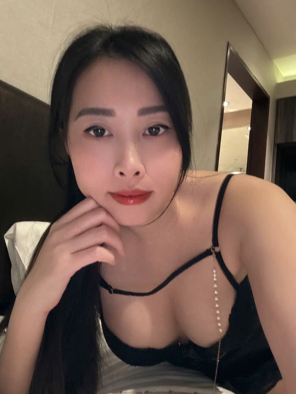 Lisa escort in Singapore