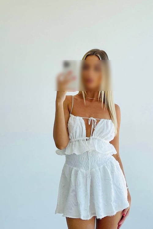 Sharlot escort in Berlin