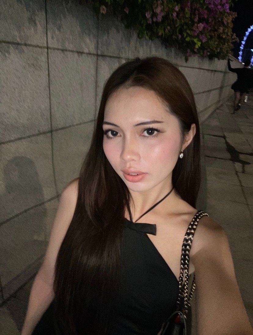 Young molly escort in Manila
