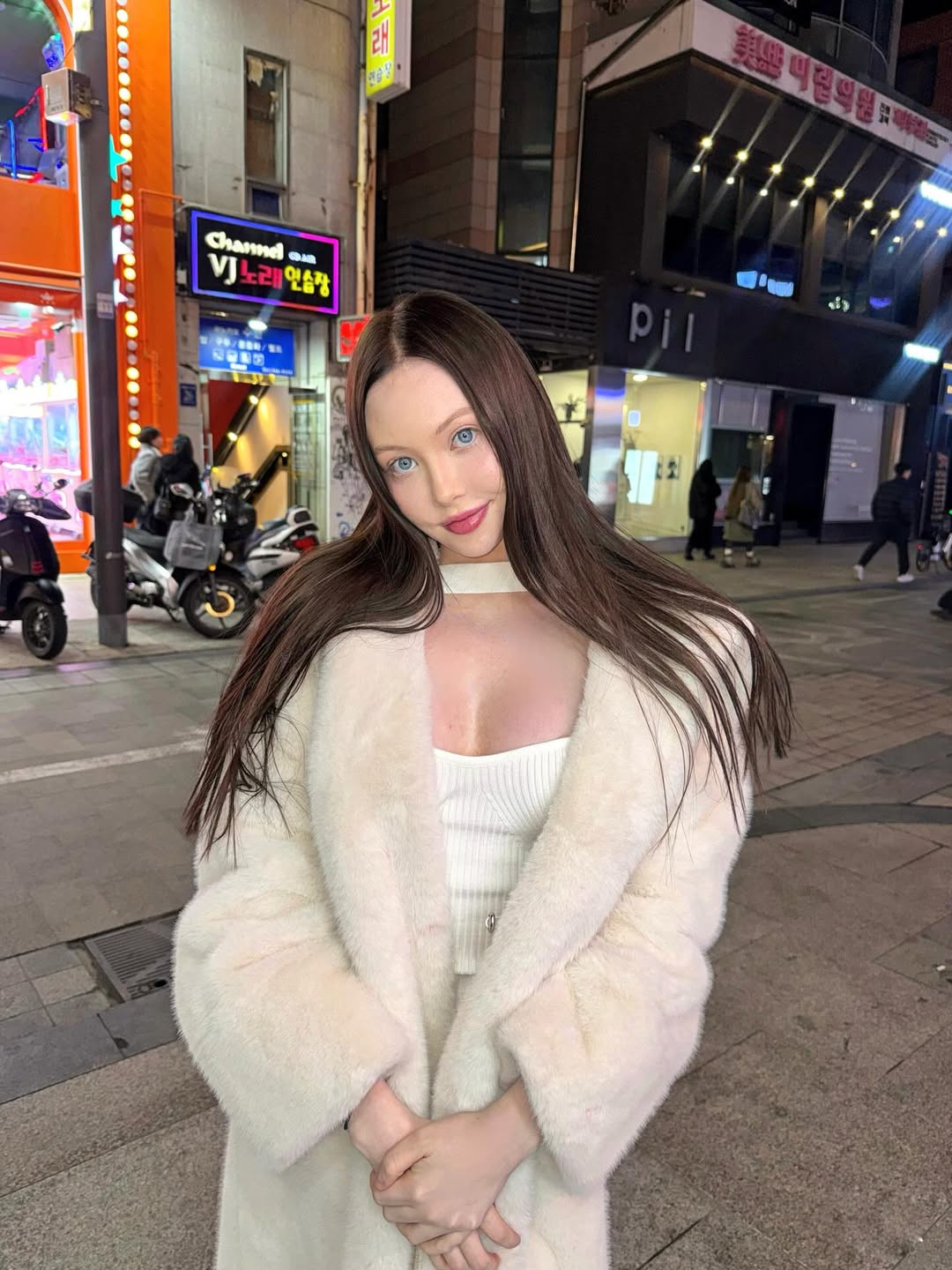 IDAHO escort in Paris