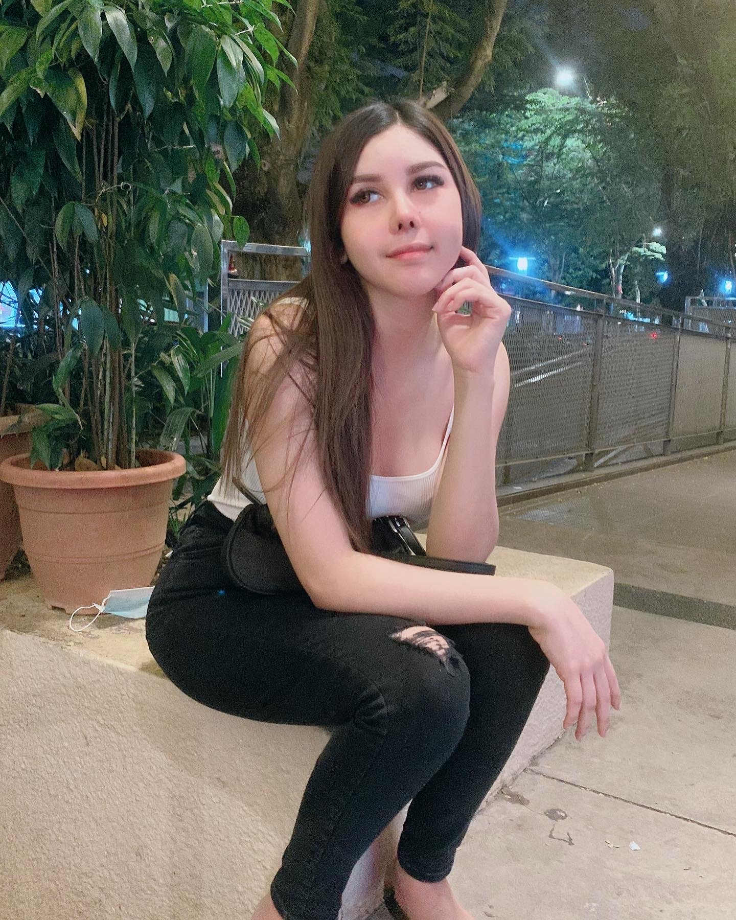 Bella escort in Paris