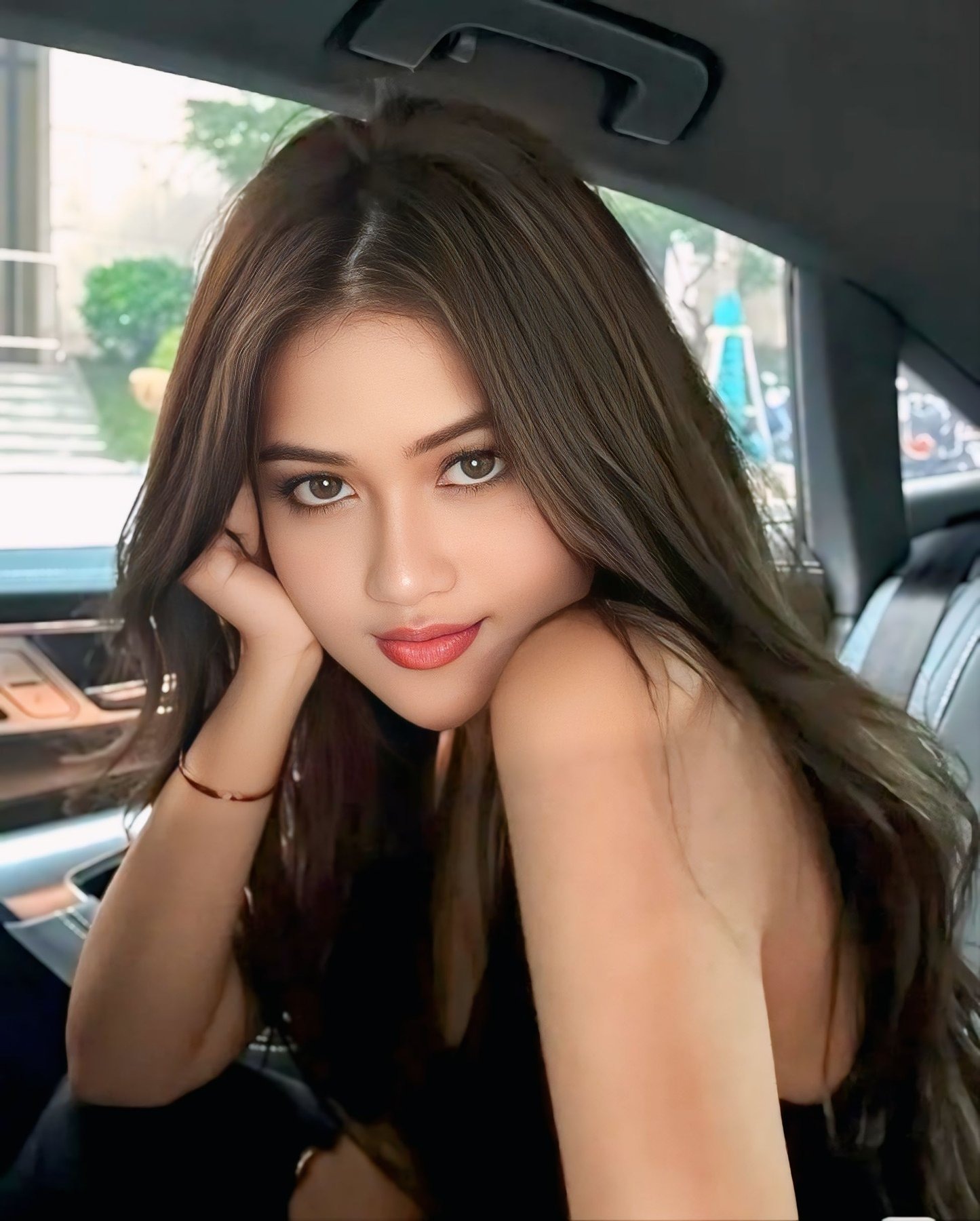 Putri escort in Singapore