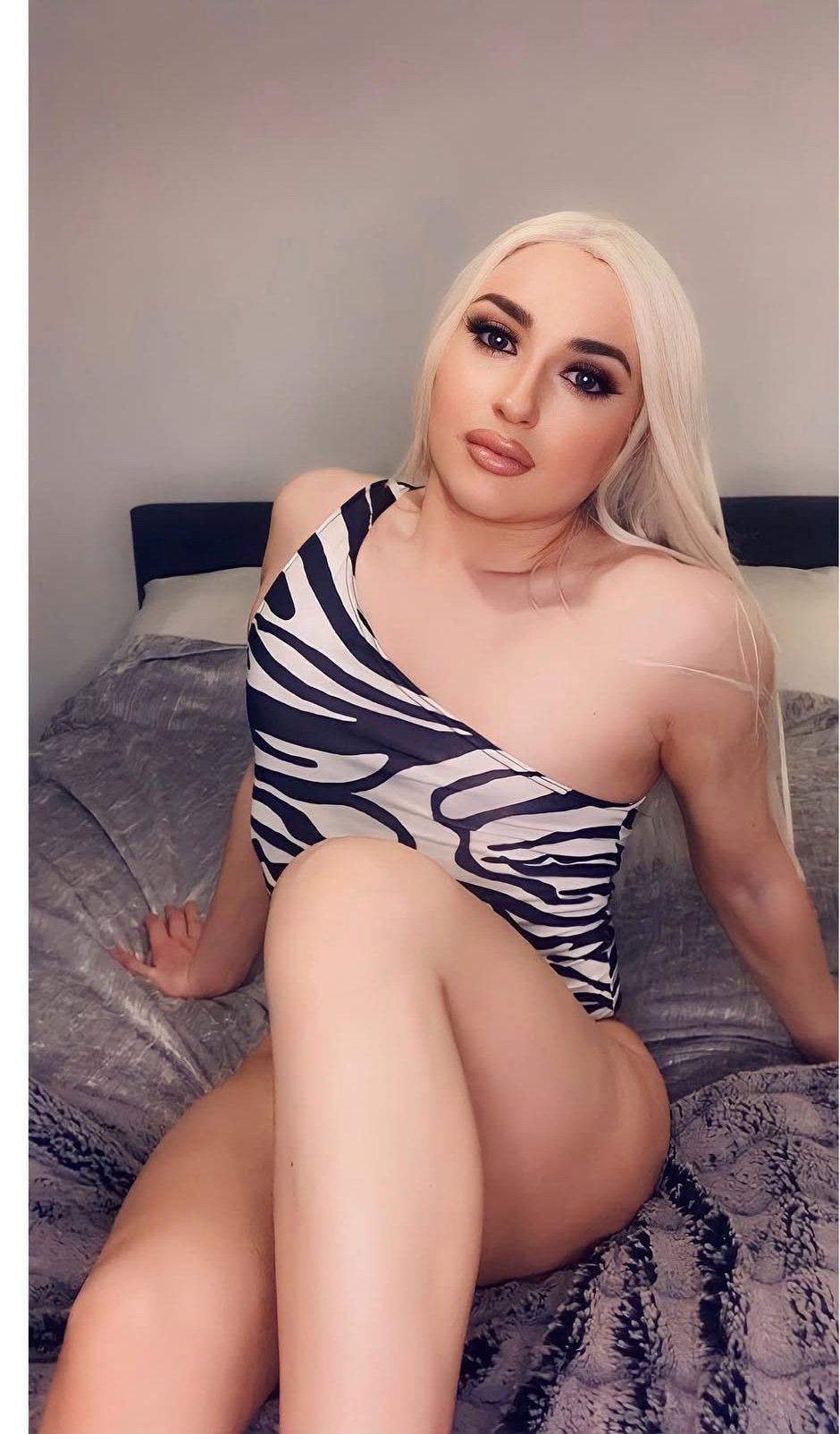 Adela escort in Podgorica